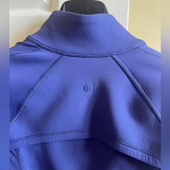 Extremely Rare LuLulemon Define Jacket - purple size 4 very sliming - Picture 10 of 11